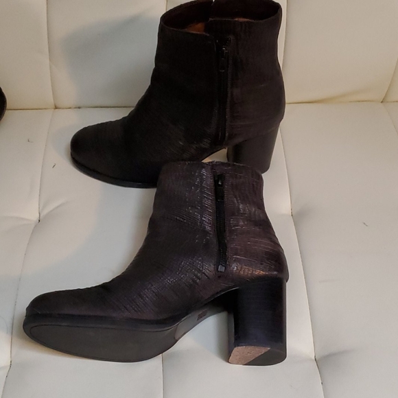 Frye Double Zip Moto Style Boots - Picture 3 of 14